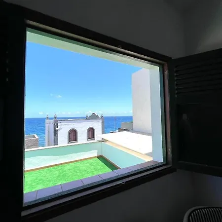 Casa A 50 Metros De La Playa. Supreme Pedro Holiday home